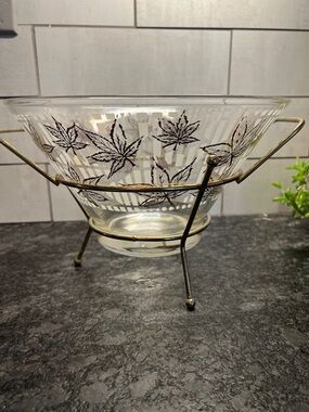 Vintage Clear Glass Chip/snack Serving Bowl with Black Leaf Motif and Gold Stand